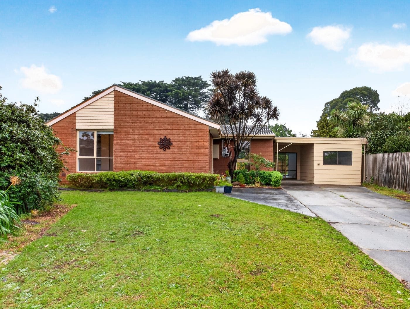 Fully renovated 4 bedroom family home for rent in Berwick